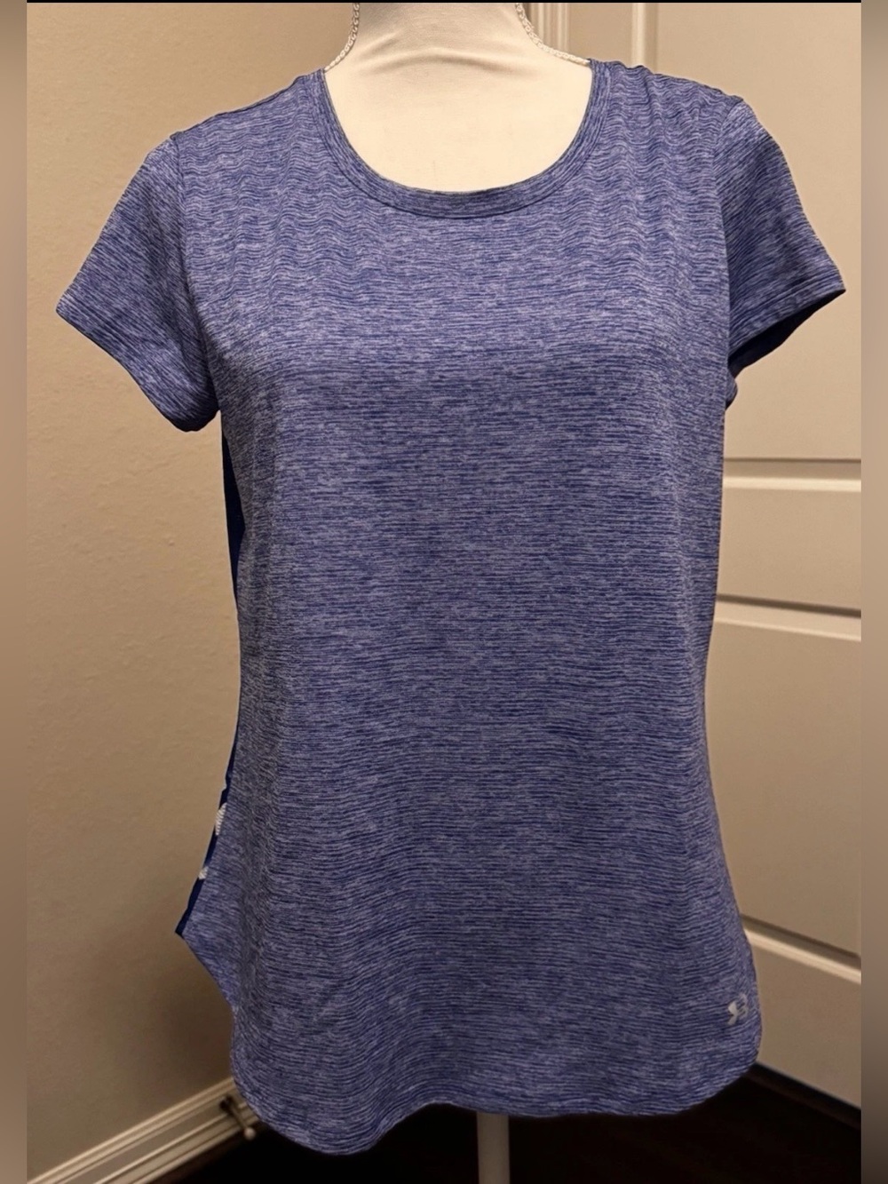 Under Armour Blue Abstract Woman’s Size Large